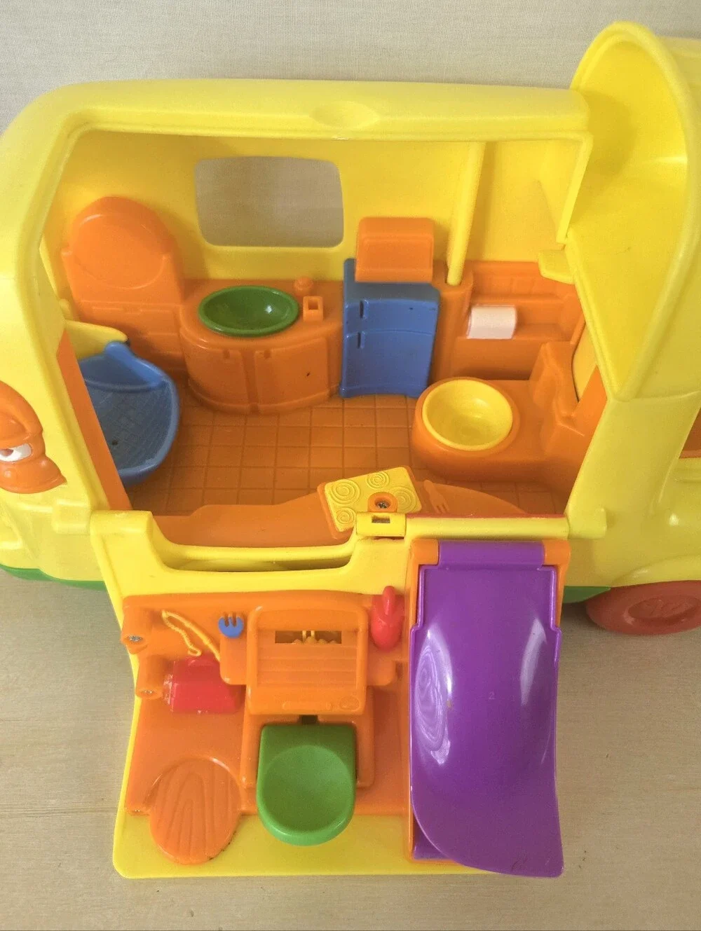 Vintage 2004 Playskool Weebles Weegoaway Yellow Musical Camper RV Van Toy WORKS!